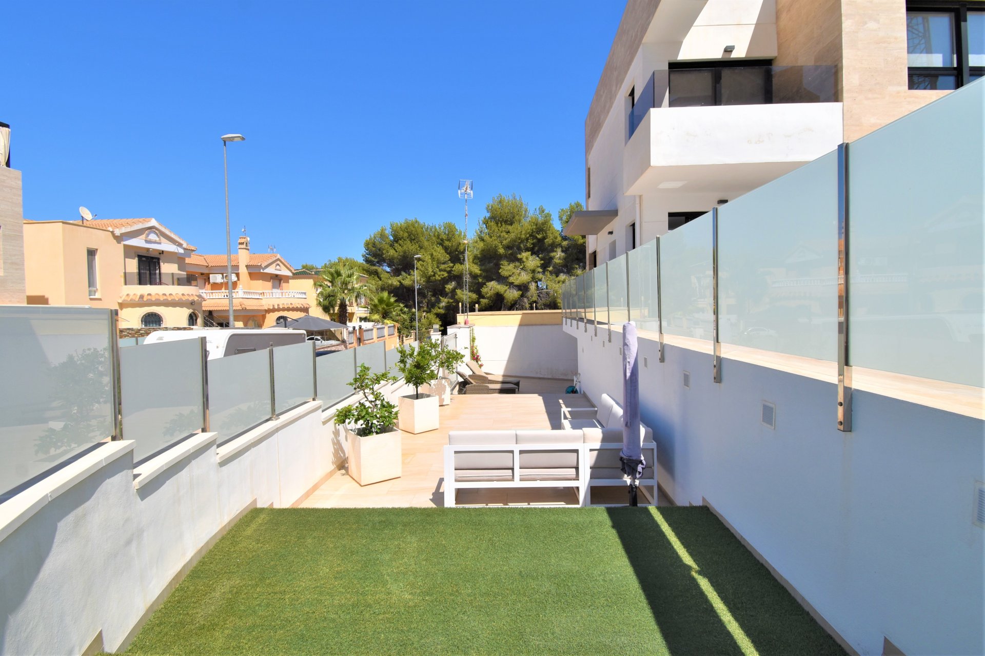 Resale - Villa - Orihuela Costa - Villamartín