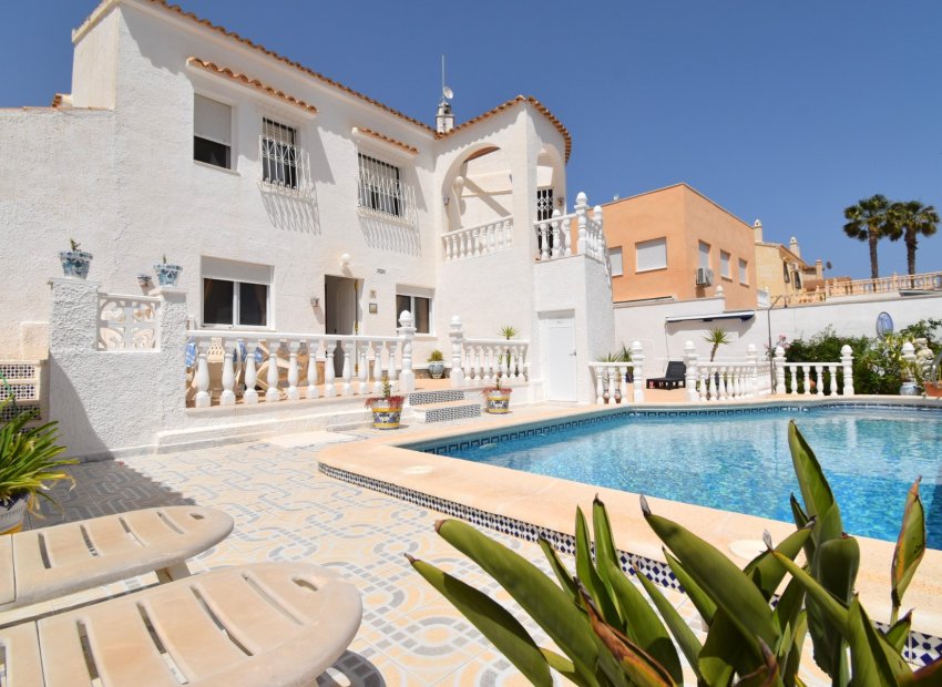 Resale - Villa - Orihuela Costa - Villamartín