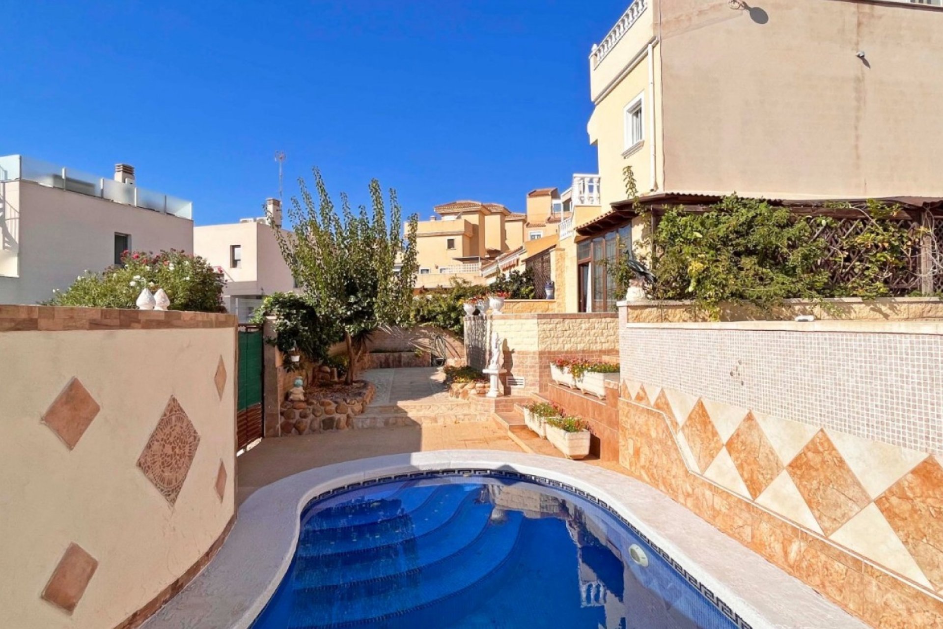 Resale - Villa - Orihuela Costa - Villamartín