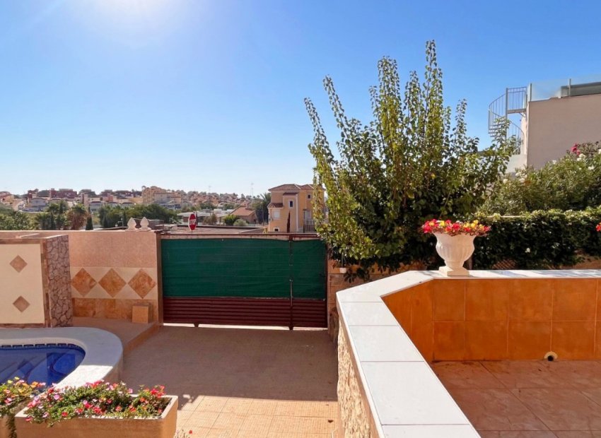 Resale - Villa - Orihuela Costa - Villamartín