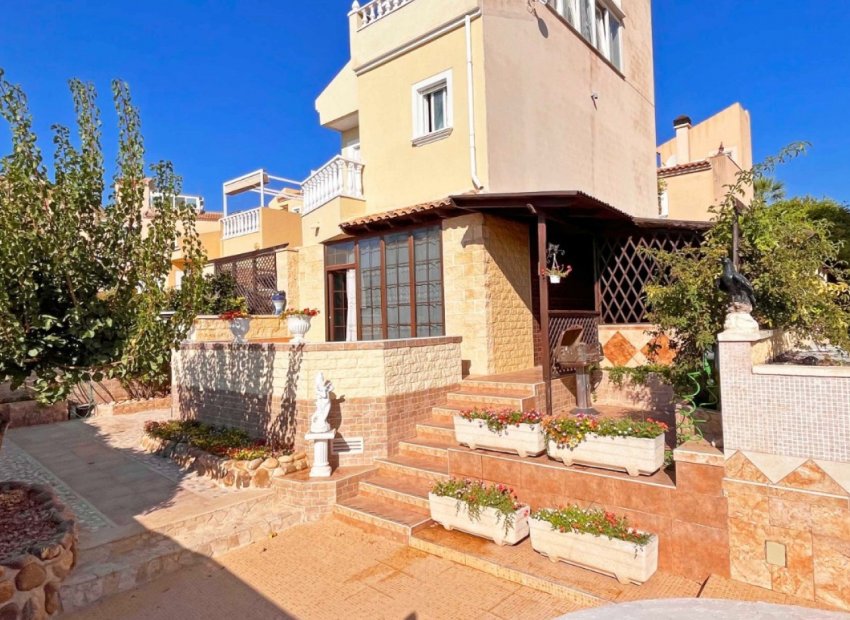 Resale - Villa - Orihuela Costa - Villamartín