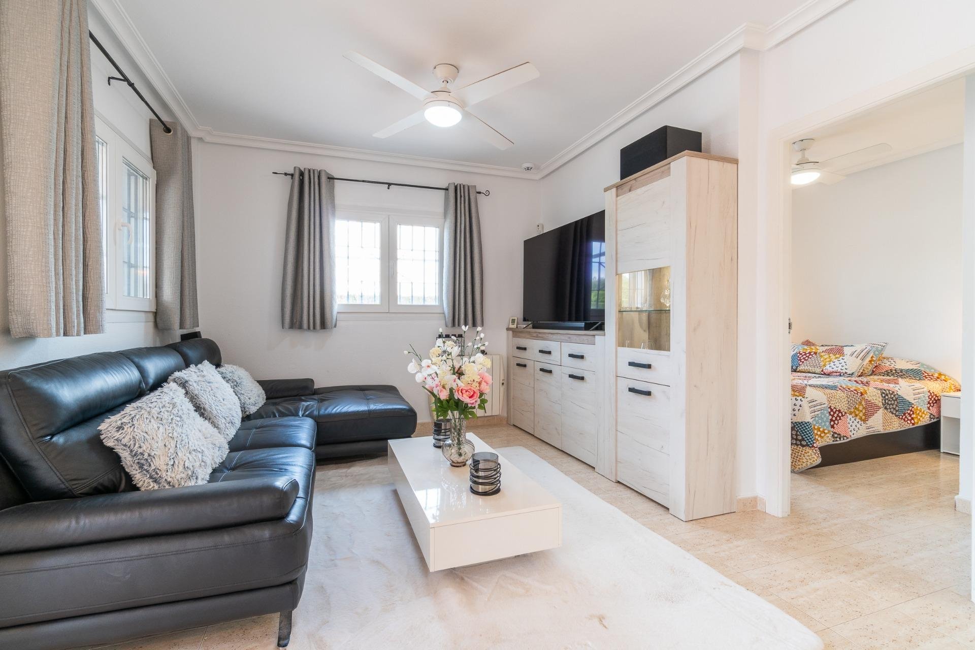 Resale - Villa * - Orihuela Costa * - Zeniamar-Horizonte-La Campana