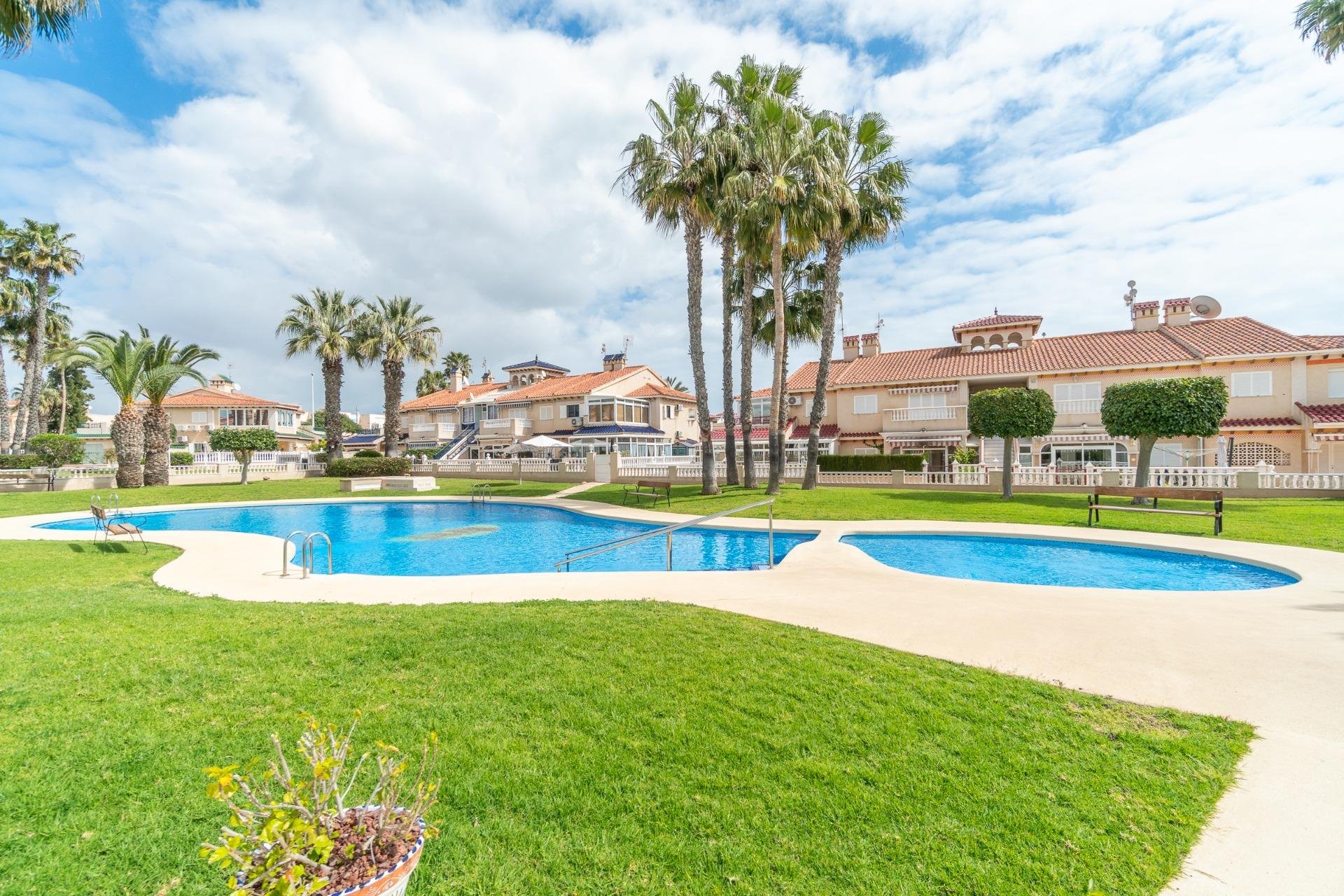 Resale - Villa * - Orihuela Costa * - Zeniamar-Horizonte-La Campana