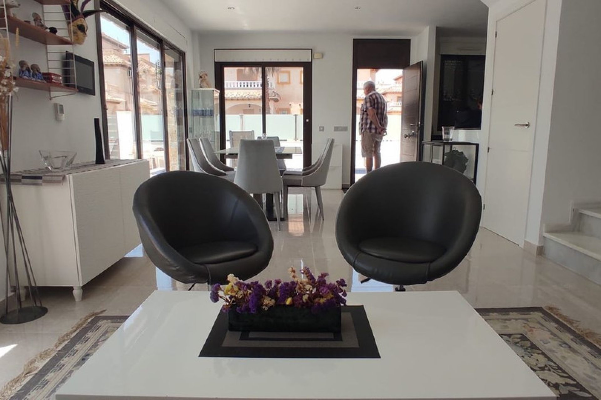 Resale - Villa * - Orihuela Costa *