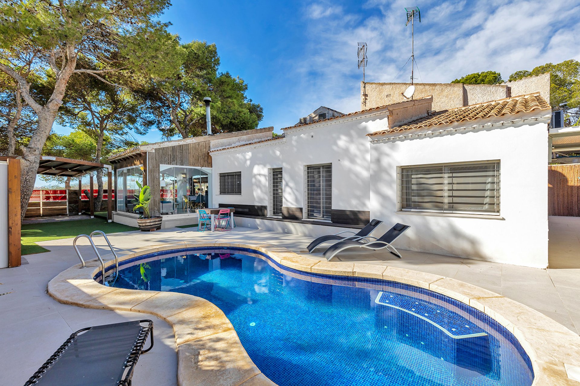 Resale - Villa - Orihuela Costa