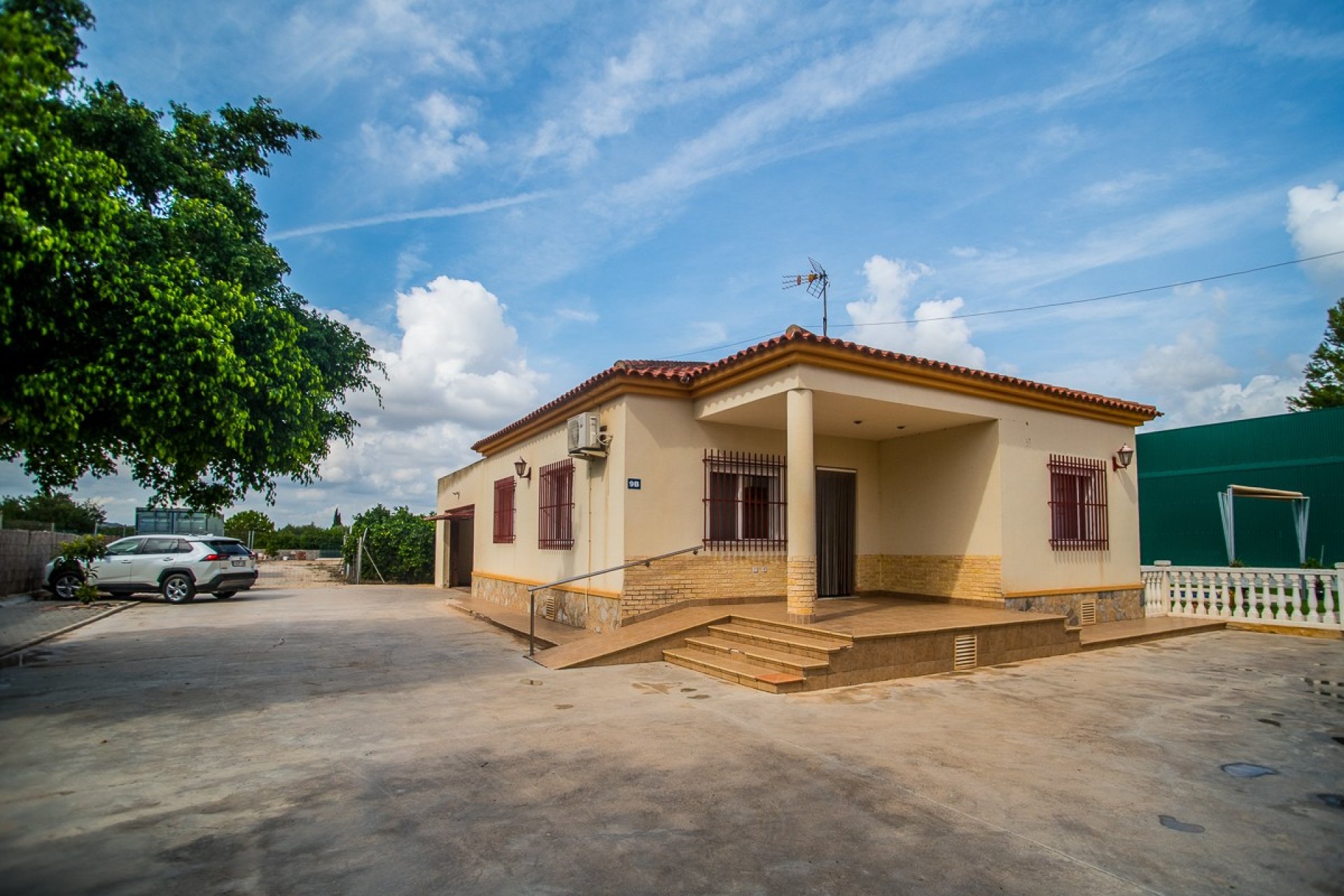 Resale - Villa * - Orihuela * - La Matanza *