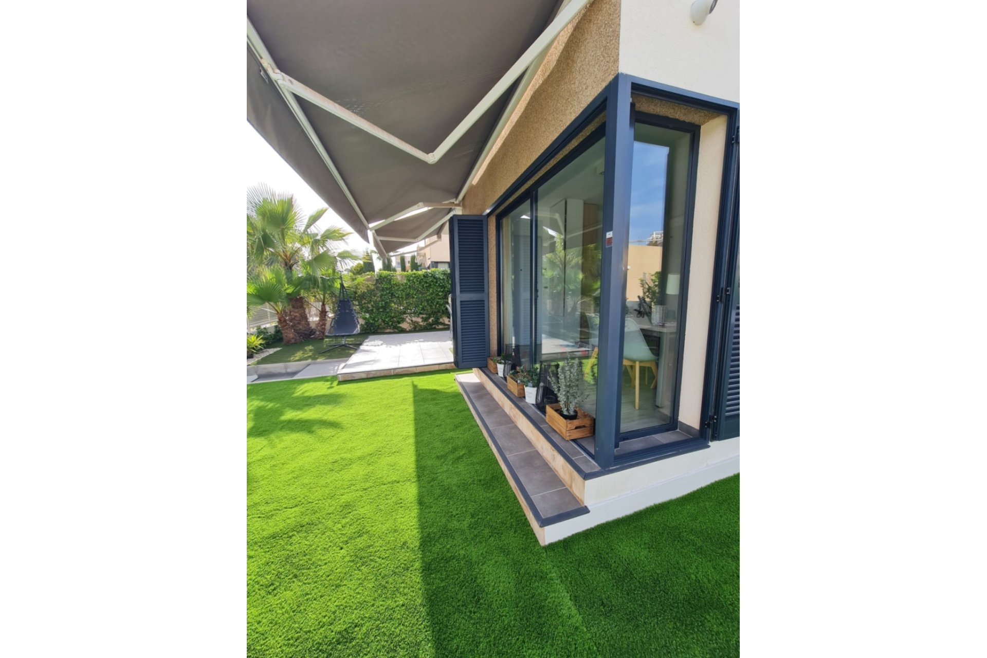 Resale - Villa * - Orihuela - La Zenia *