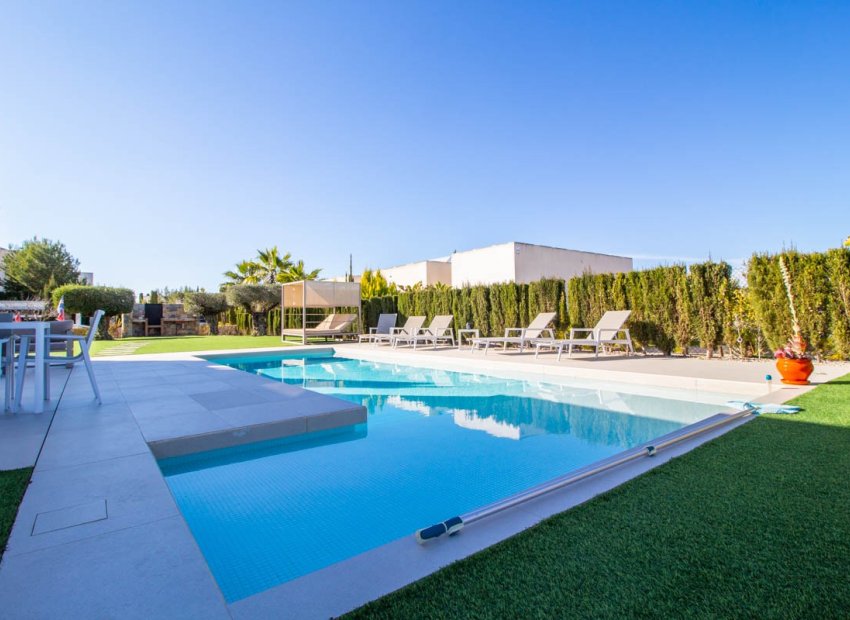 Resale - Villa - Orihuela - Las colinas