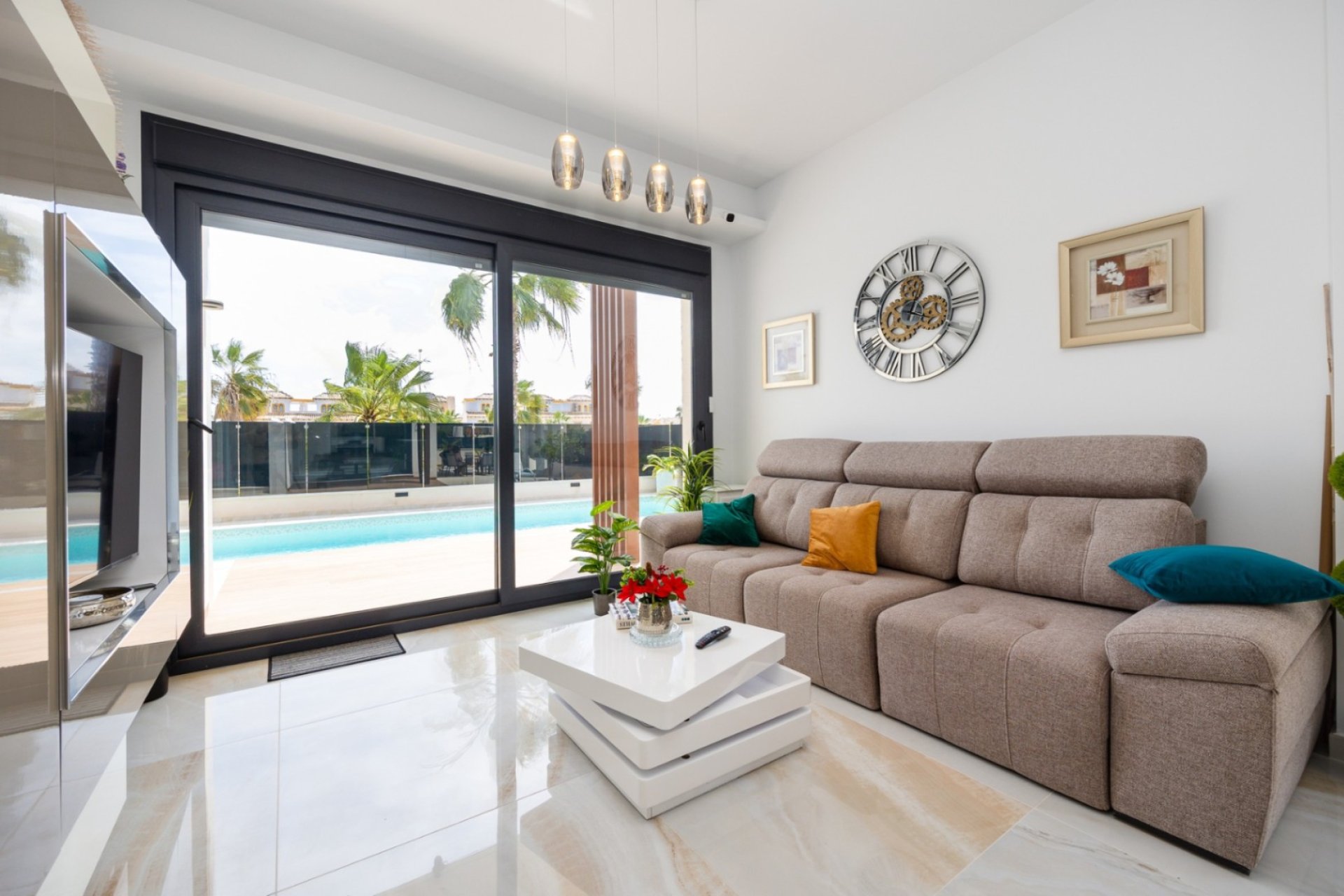 Resale - Villa * - Orihuela * - Lomas de Cabo Roig *