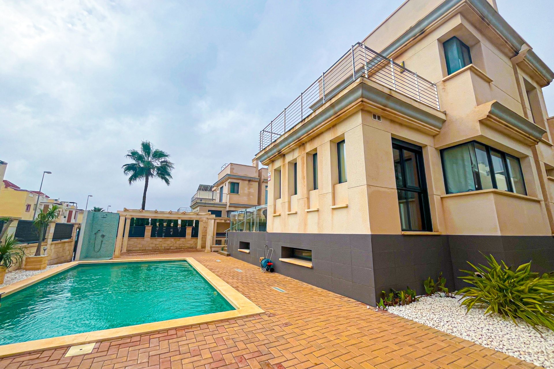 Resale - Villa - Orihuela - Orihuela Costa