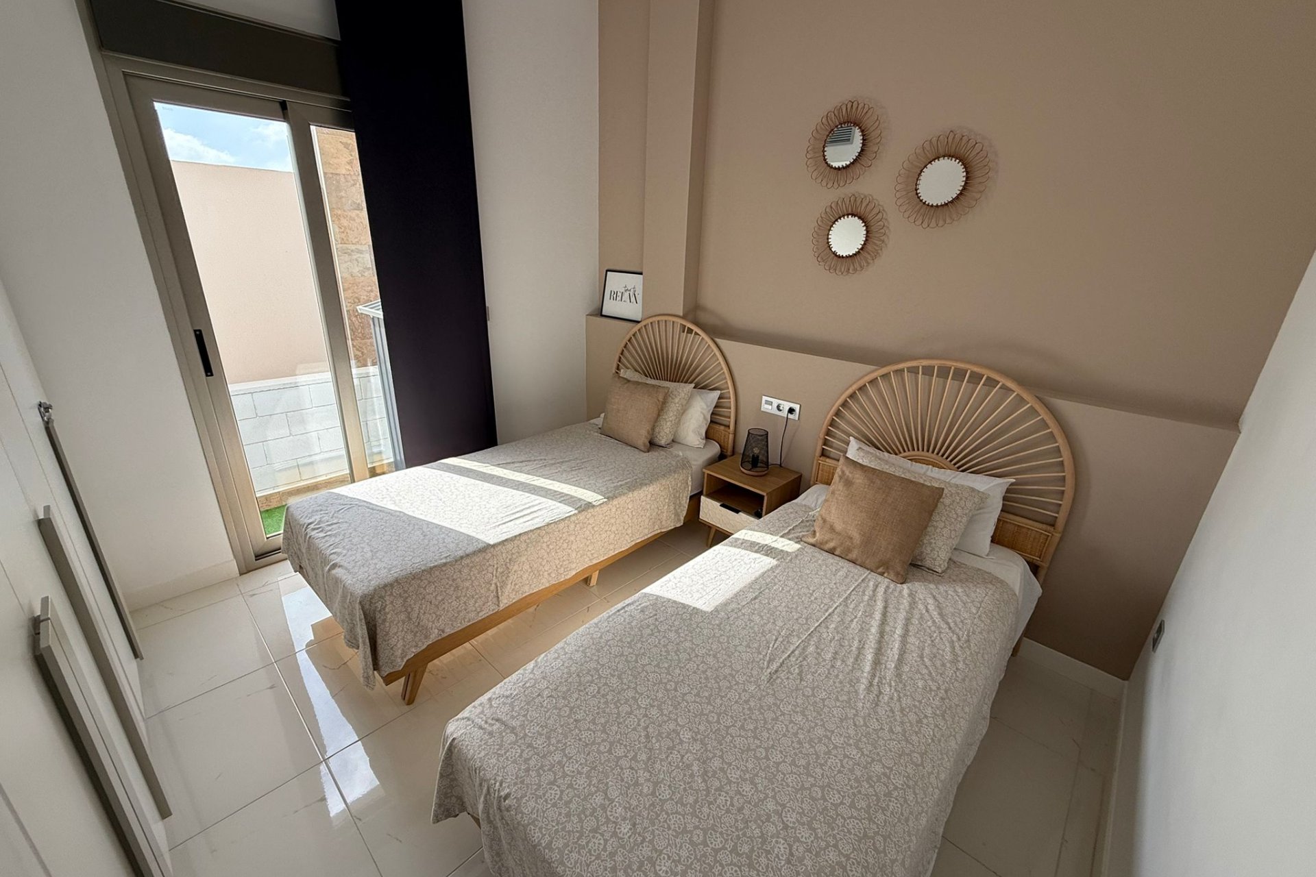 Resale - Villa * - Orihuela - Orihuela Costa