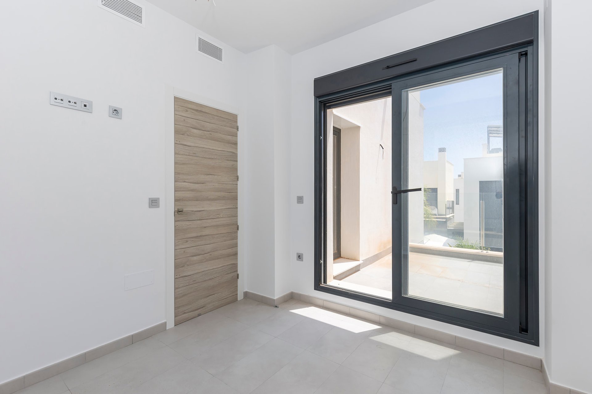 Resale - Villa * - Orihuela * - Orihuela Costa *