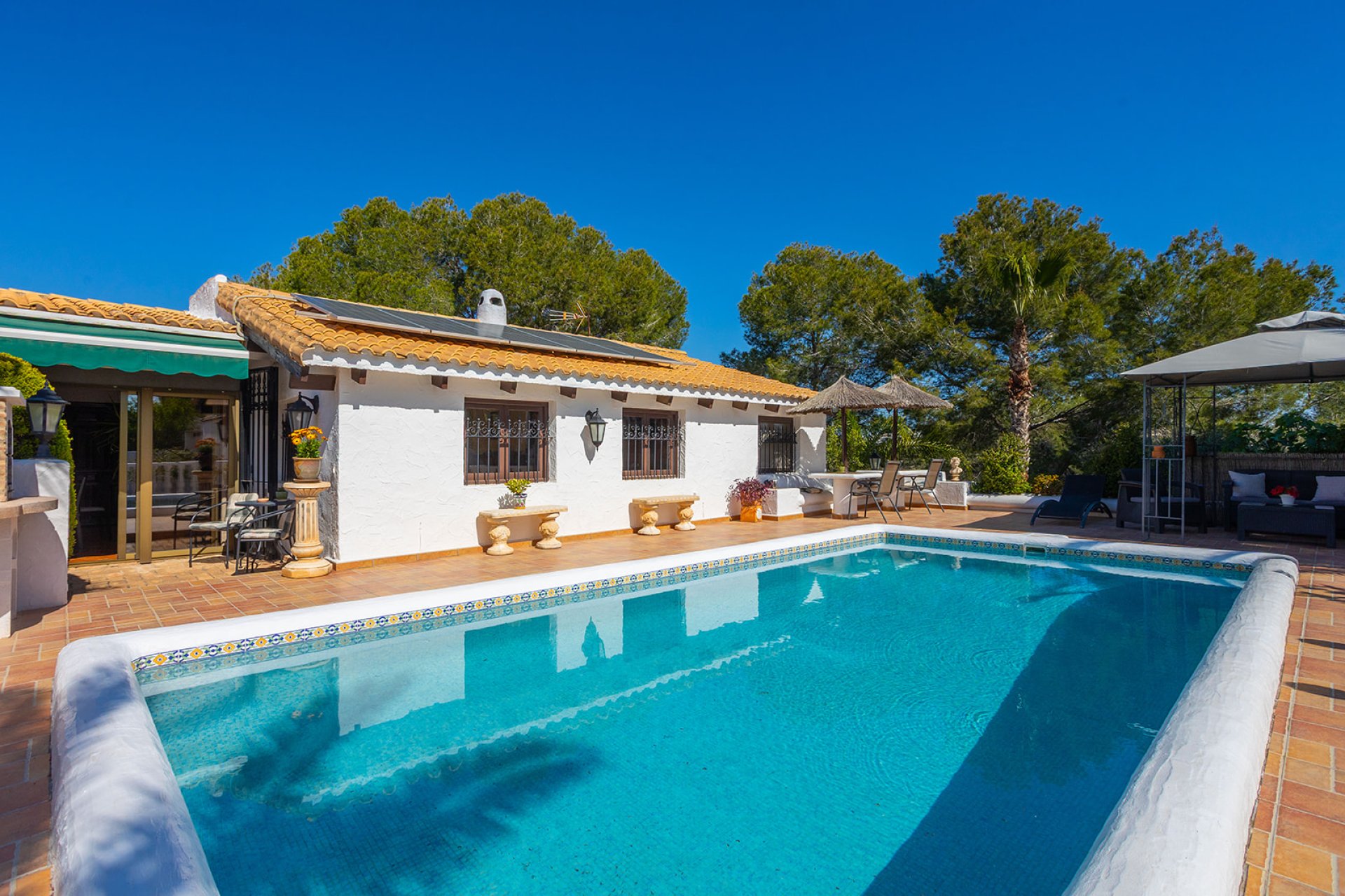 Resale - Villa * - Orihuela * - Orihuela Costa *