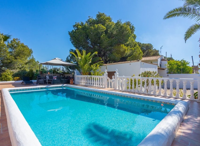 Resale - Villa * - Orihuela * - Orihuela Costa *
