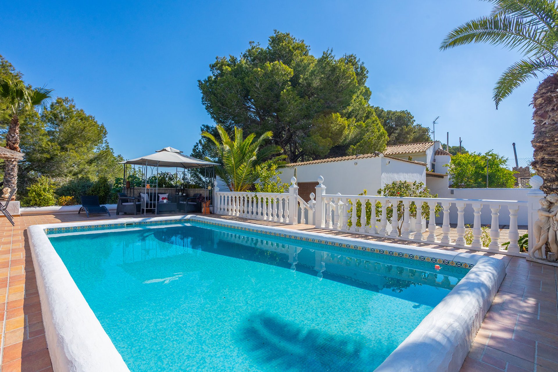 Resale - Villa * - Orihuela * - Orihuela Costa *