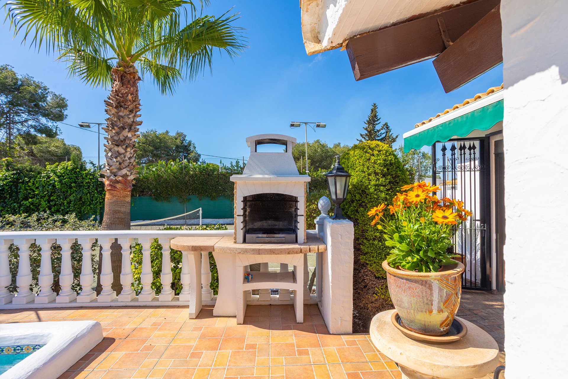 Resale - Villa * - Orihuela * - Orihuela Costa *