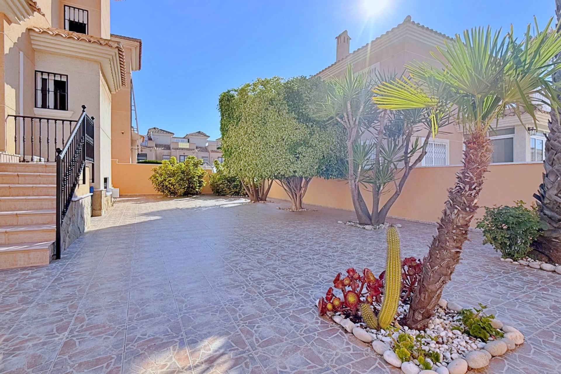 Resale - Villa * - Orihuela * - Orihuela Costa *