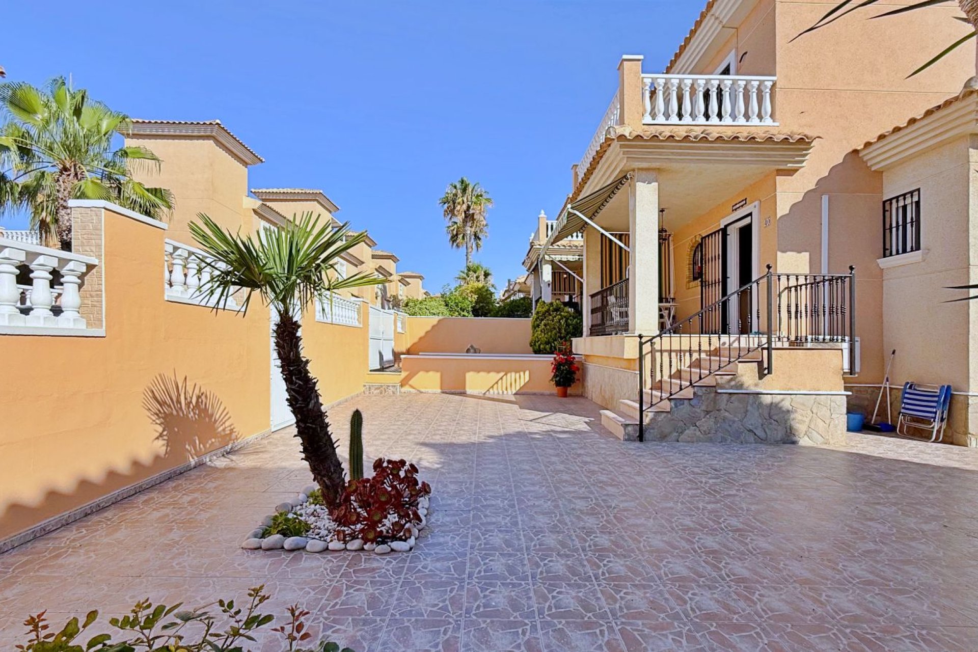 Resale - Villa * - Orihuela * - Orihuela Costa *