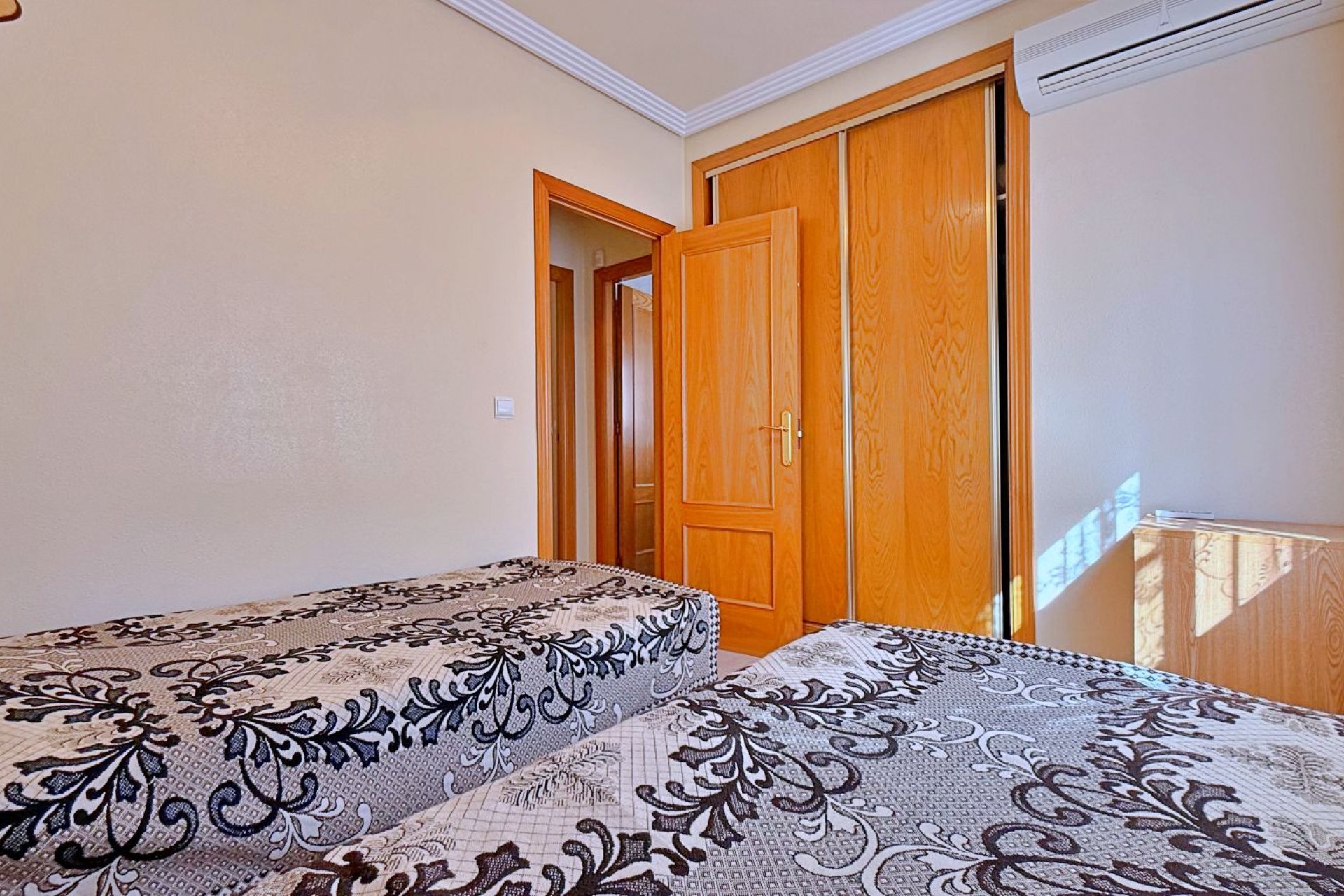 Resale - Villa * - Orihuela * - Orihuela Costa *