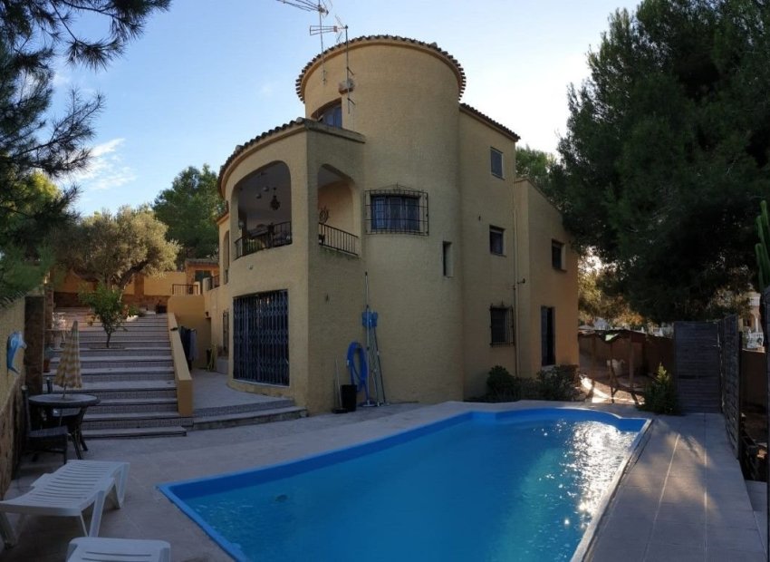 Resale - Villa * - Orihuela * - Orihuela