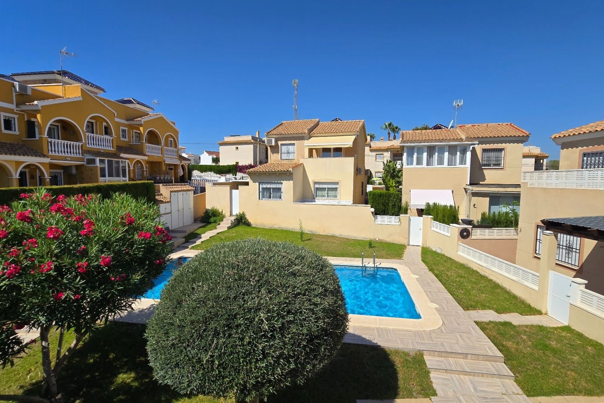 Resale - Villa * - Orihuela * - Orihuela