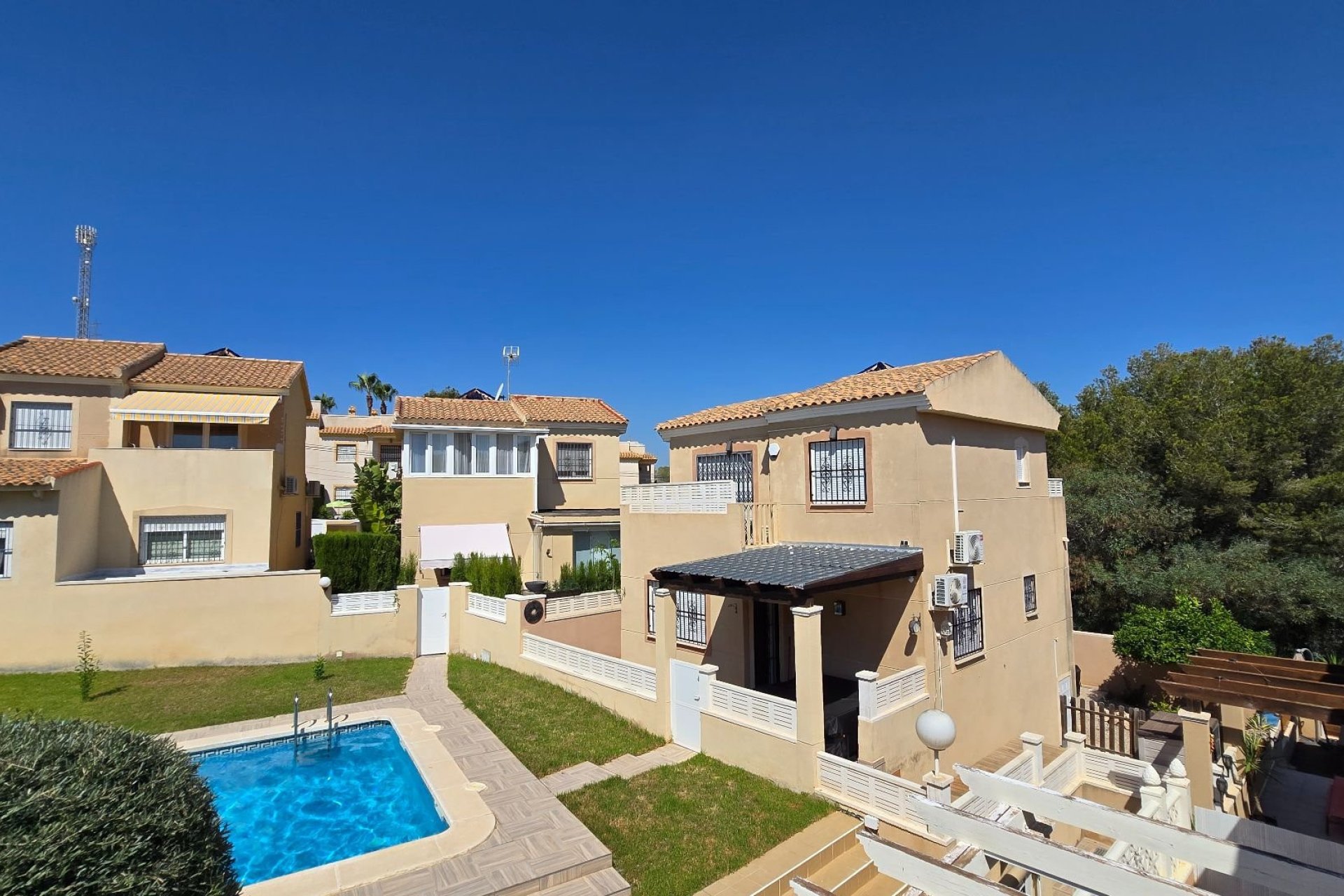 Resale - Villa * - Orihuela * - Orihuela