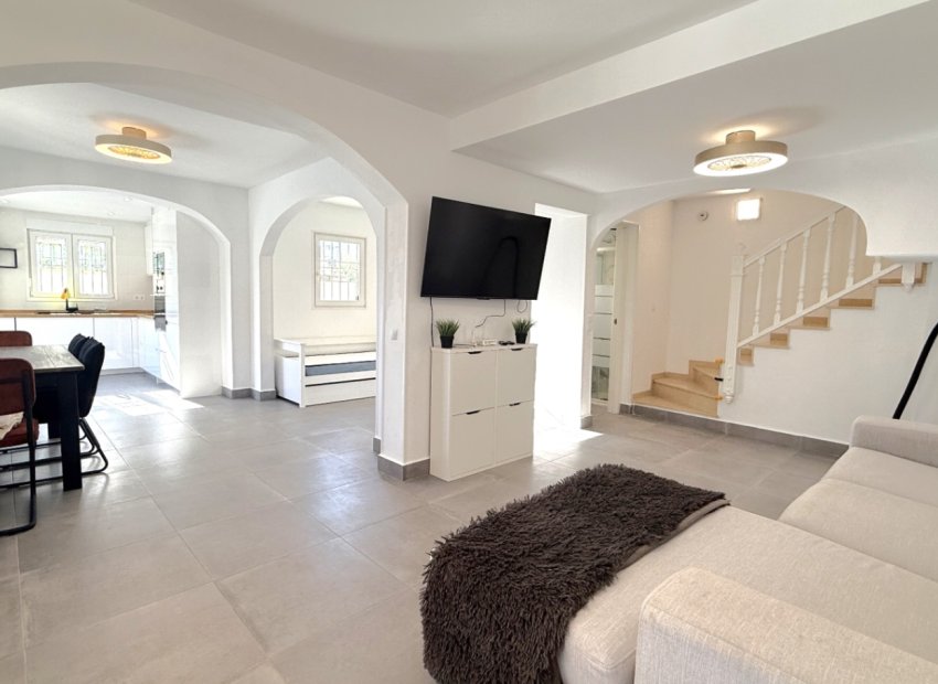 Resale - Villa * - Orihuela - Orihuela *