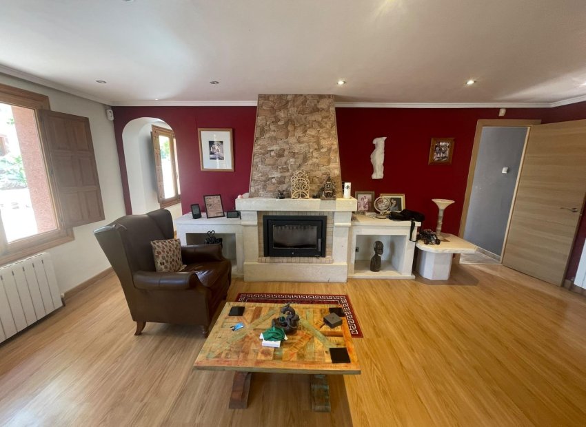 Resale - Villa * - Orihuela * - Torremendo *
