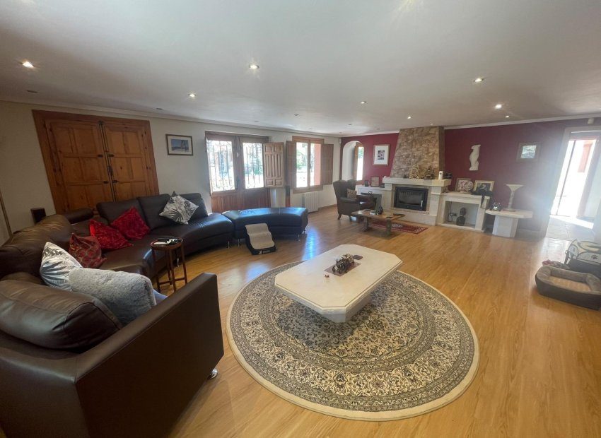 Resale - Villa * - Orihuela * - Torremendo *