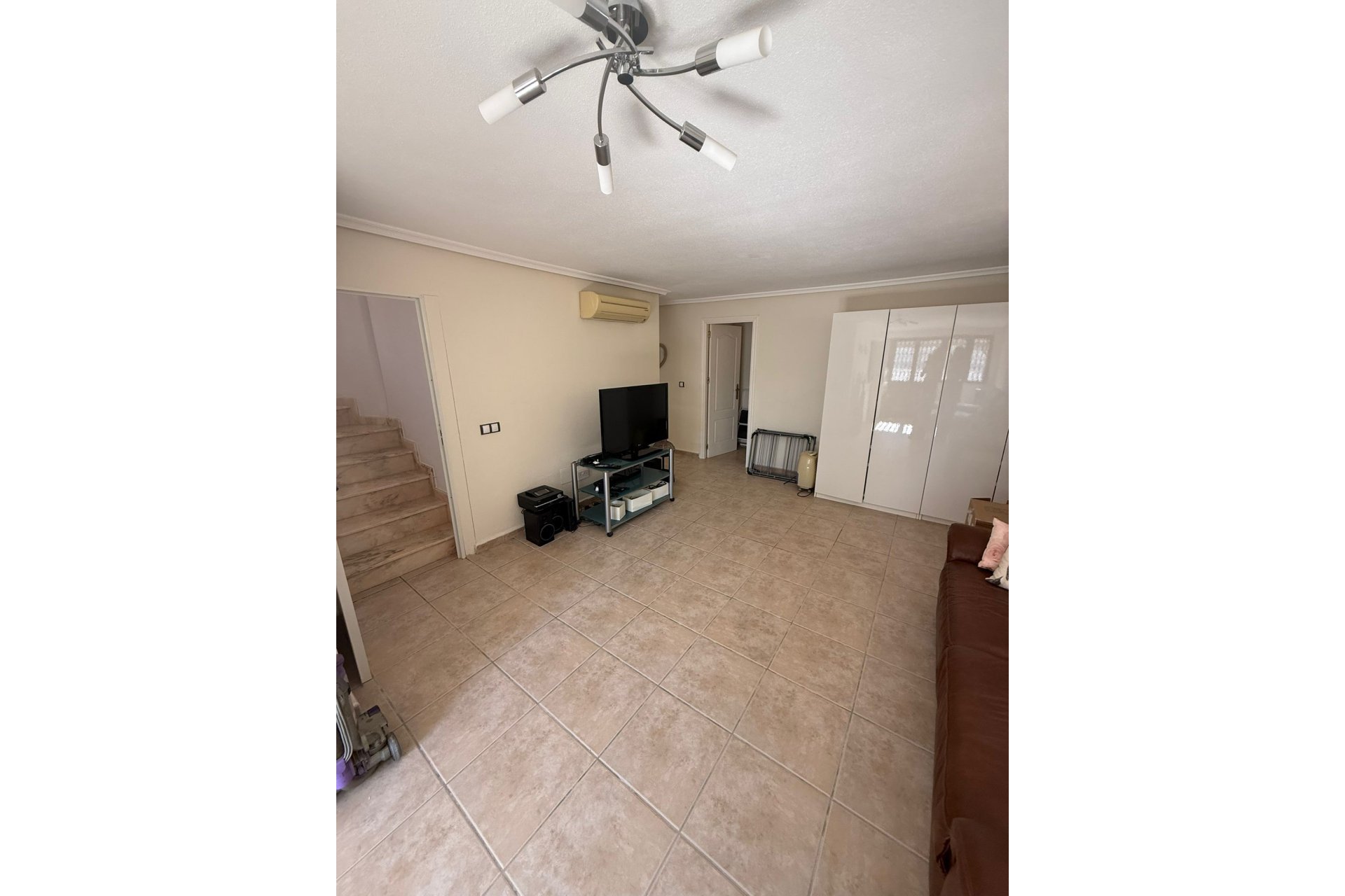 Resale - Villa * - Orihuela - Villamartin