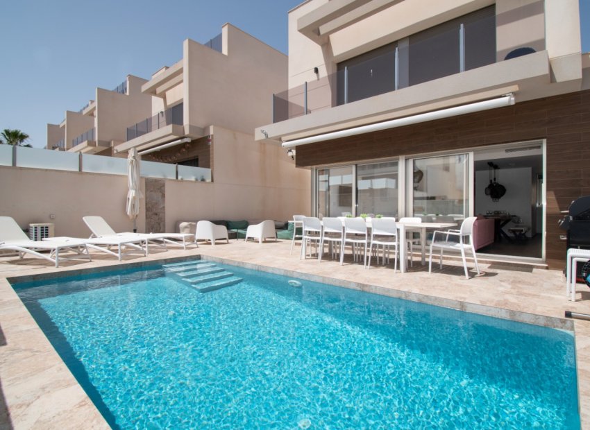 Resale - Villa * - Orihuela - Villamartin