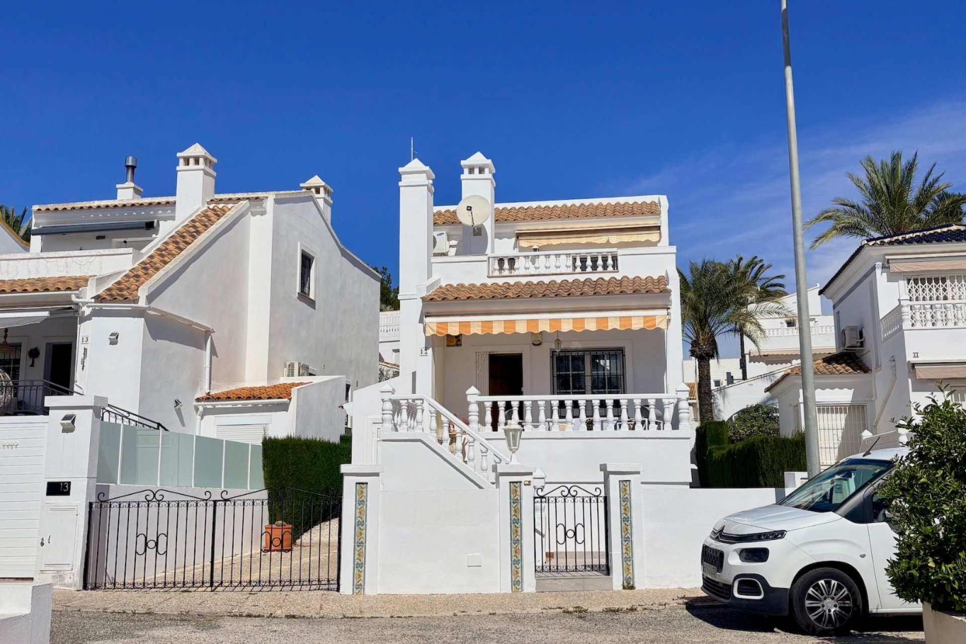 Resale - Villa * - Orihuela * - Villamartín * 