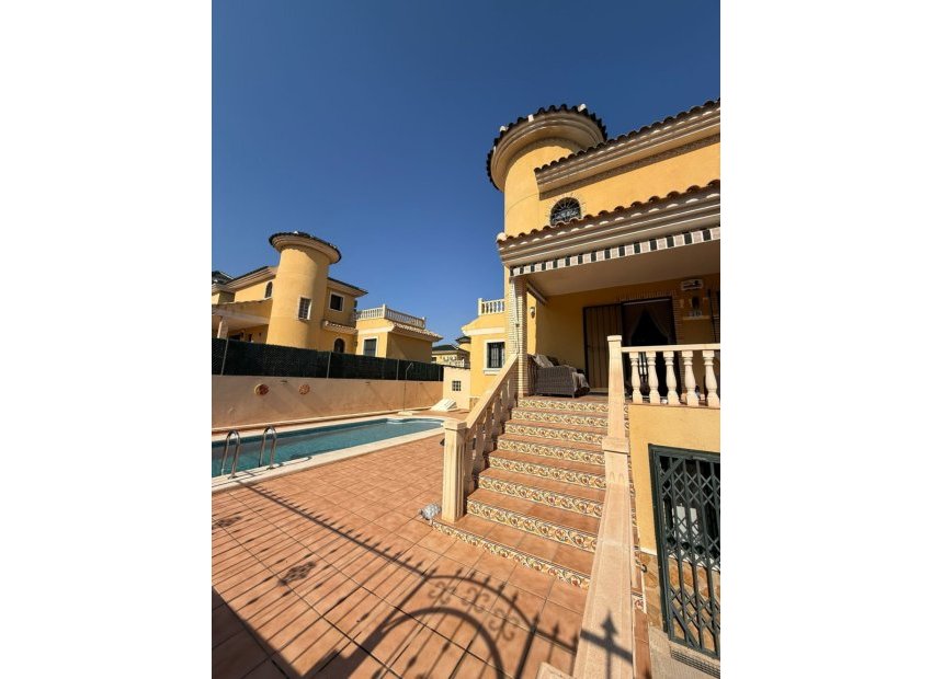 Resale - Villa * - Orihuela * - Villamartín * 