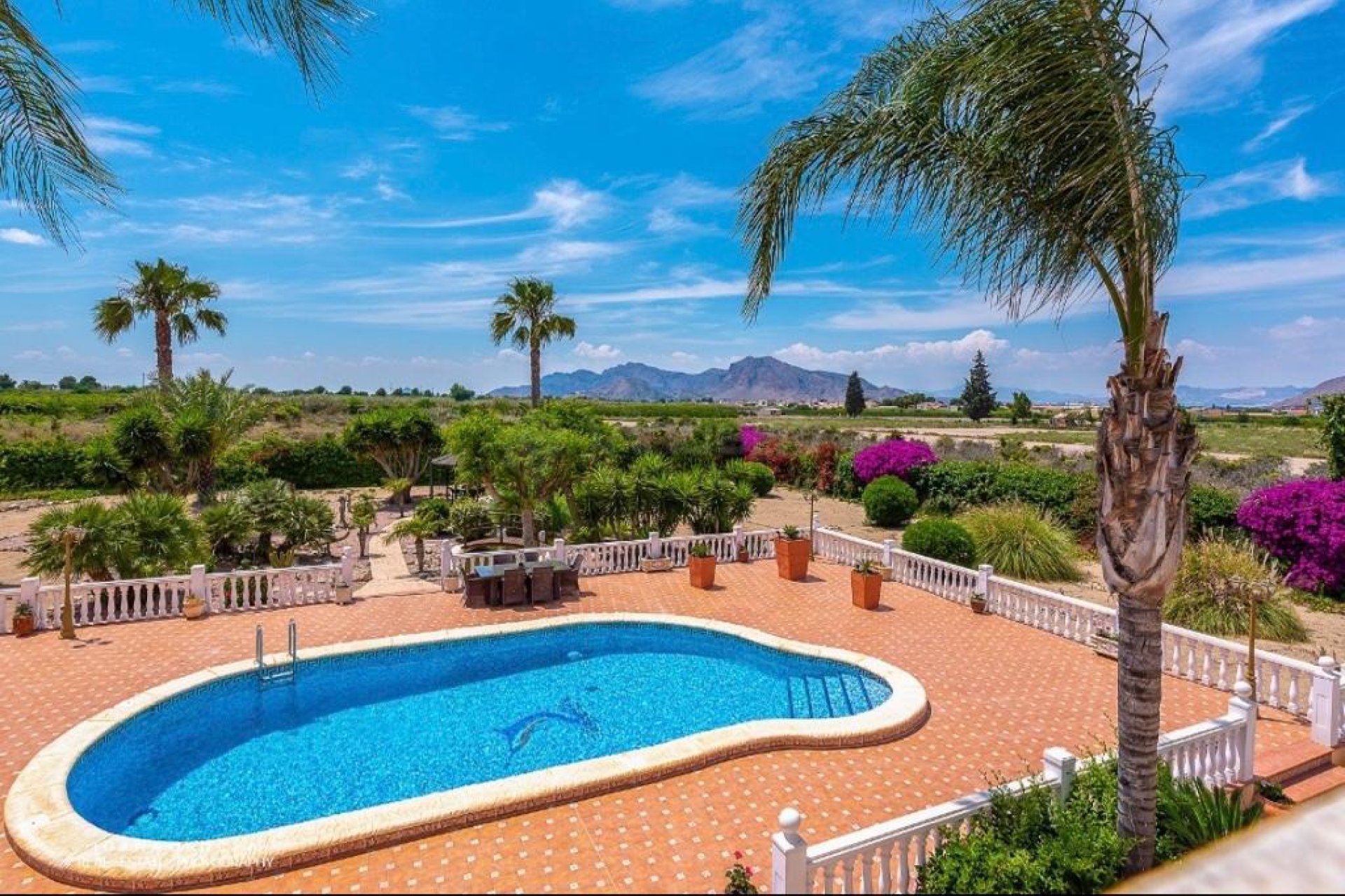 Resale - Villa * - Orihuela *