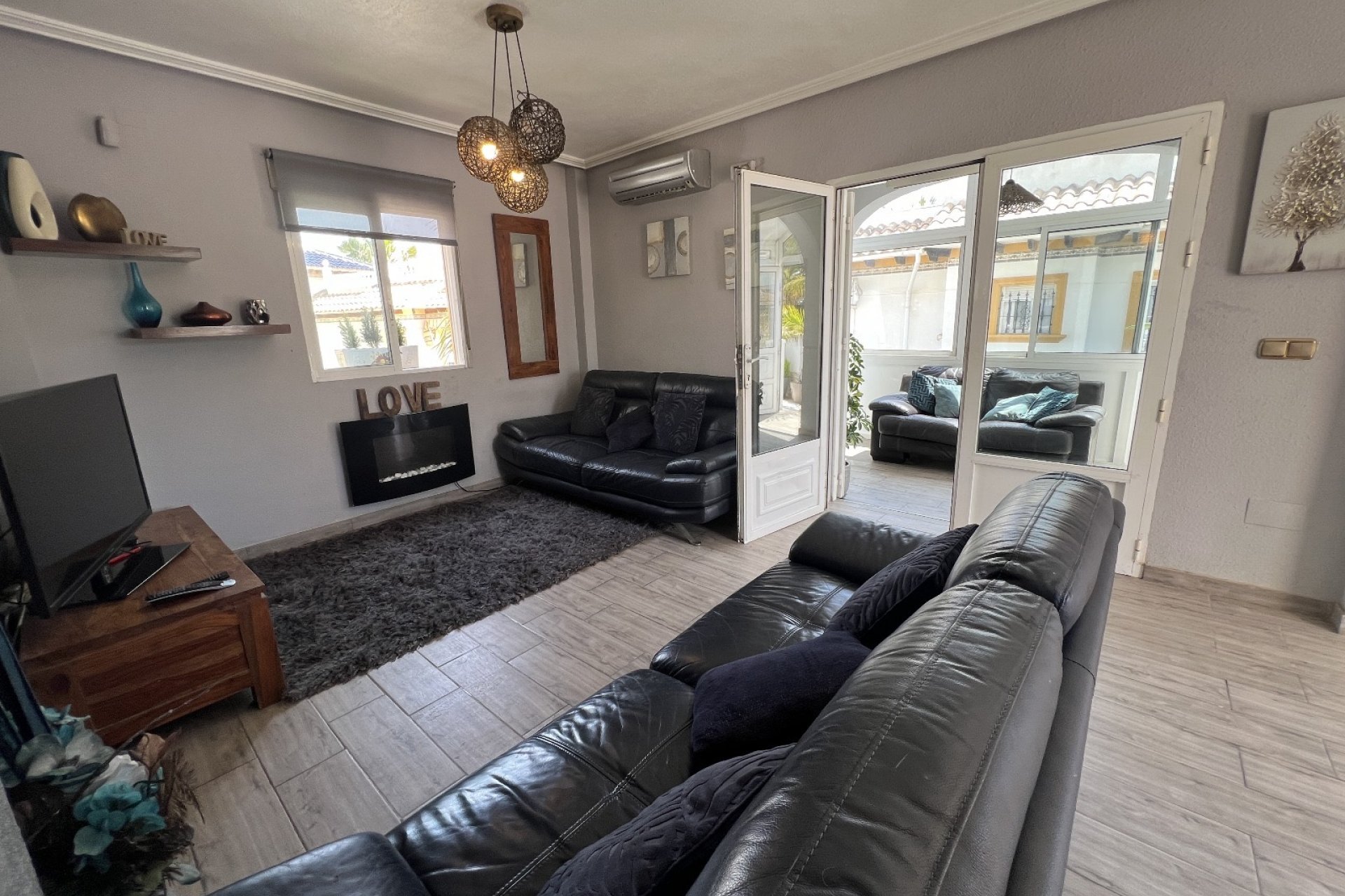 Resale - Villa * - Orihuela *