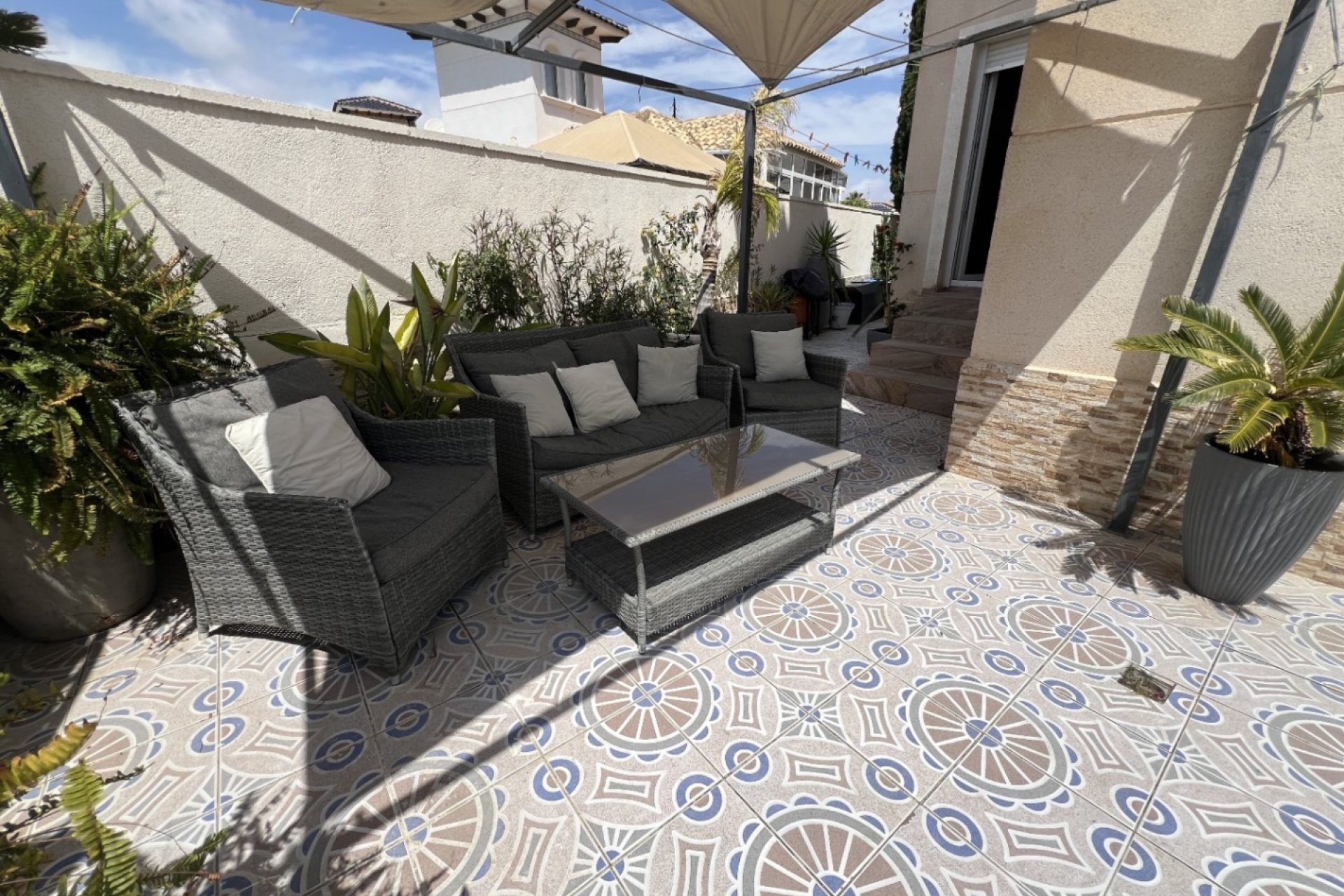 Resale - Villa * - Orihuela *