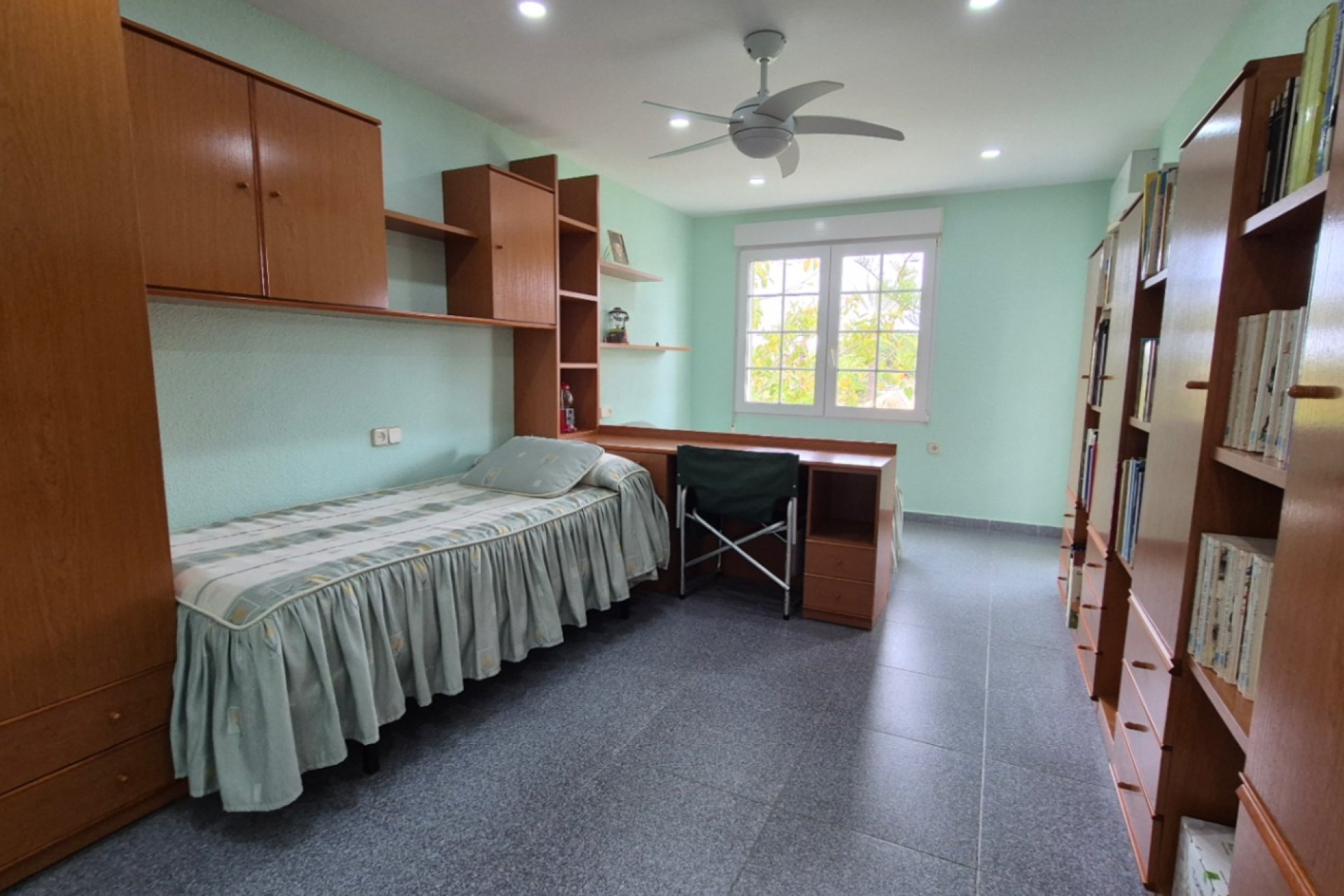 Resale - Villa * - Orihuela *