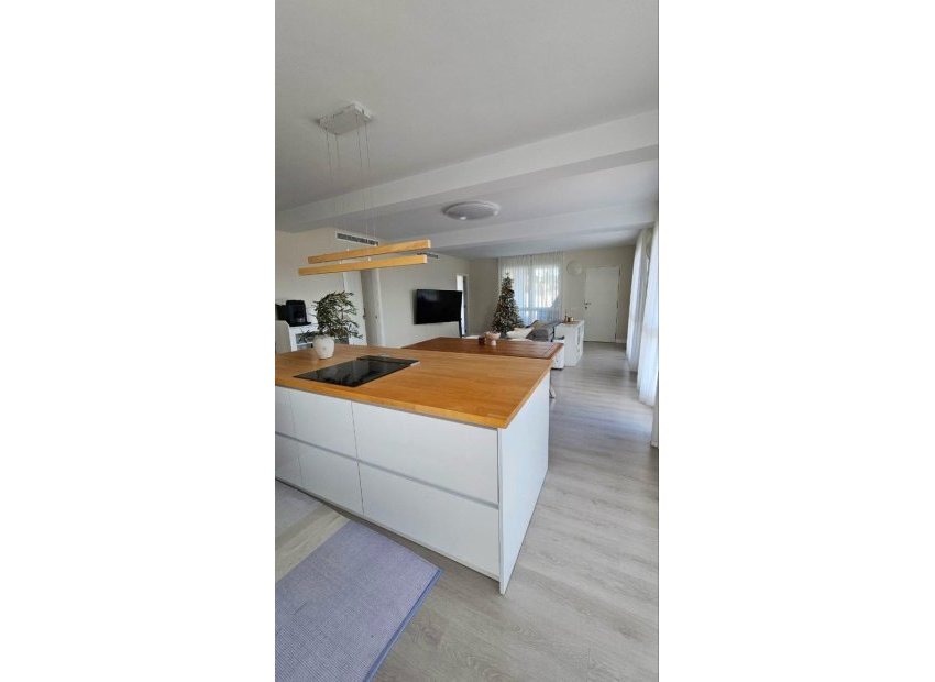 Resale - Villa * - Orihuela *