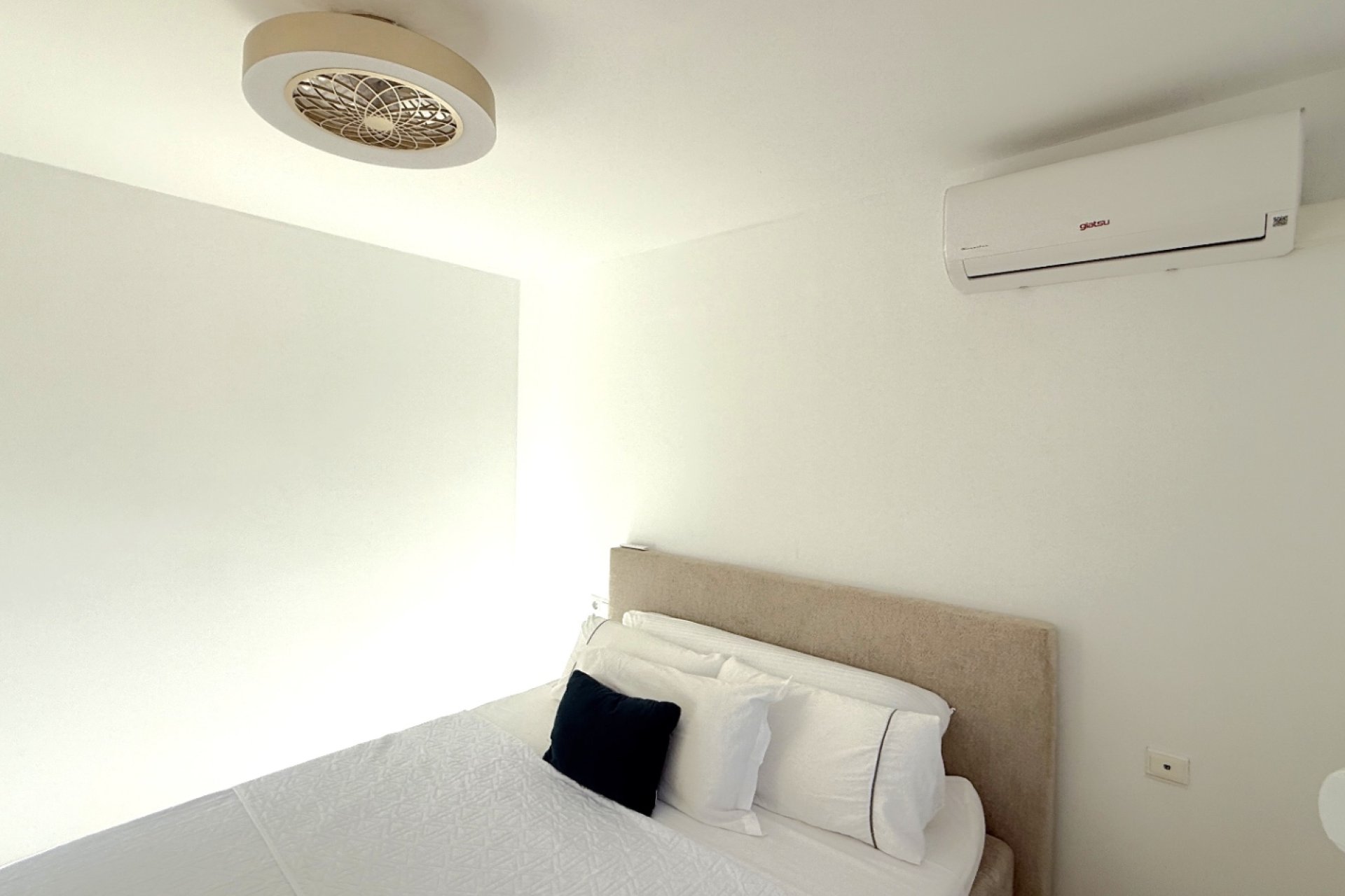 Resale - Villa * - Orihuela *