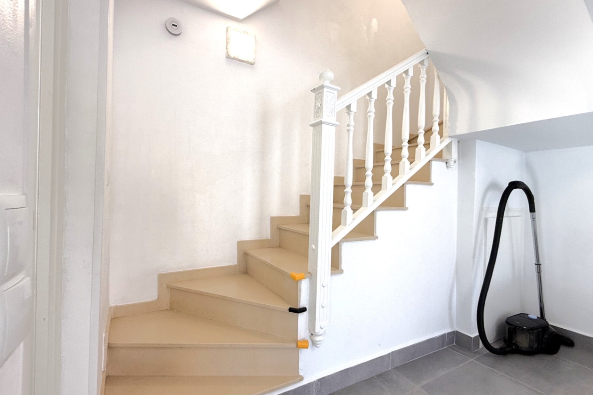 Resale - Villa * - Orihuela *