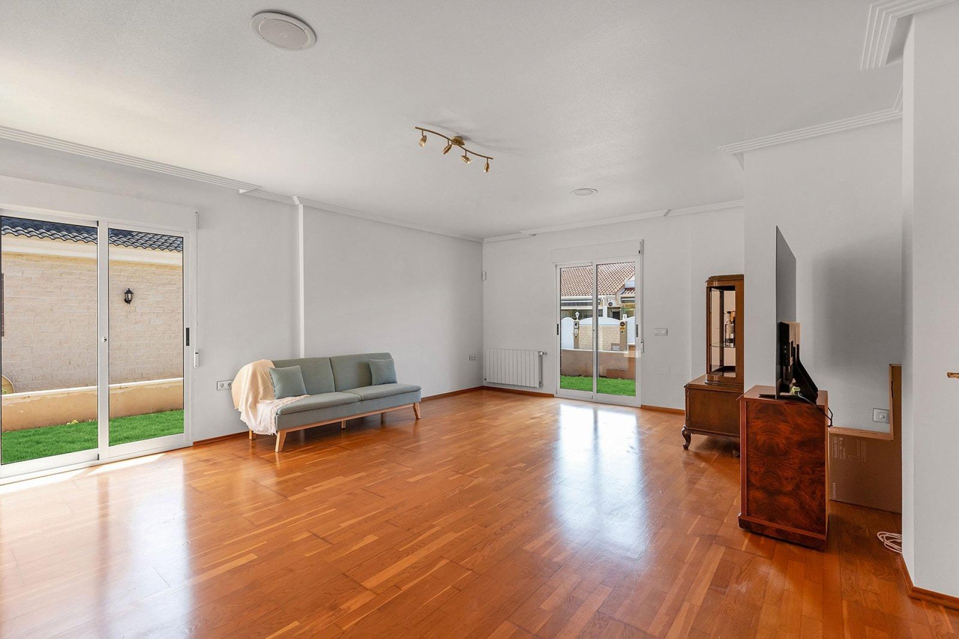 Resale - Villa * - Pilar de la Horadada * - La Torre de la Horadada