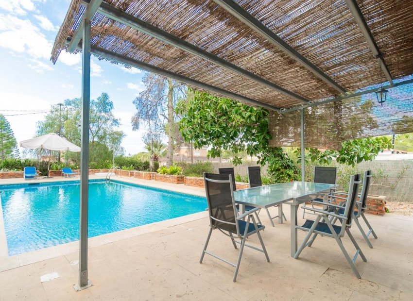 Resale - Villa * - Pilar de la Horadada * - Pinar de Campoverde