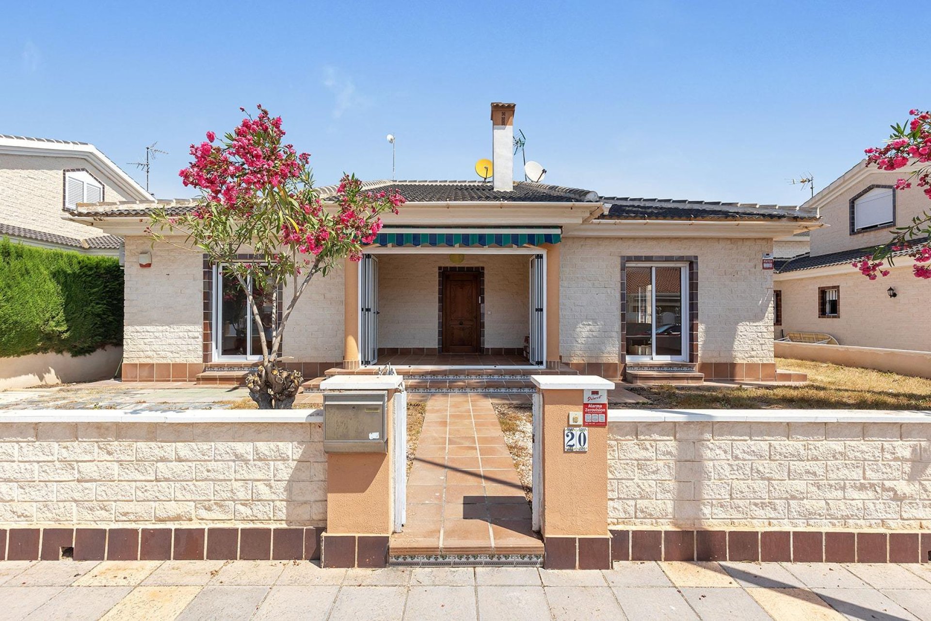 Resale - Villa * - Pilar de la Horadada * - Torre de la Horadada *