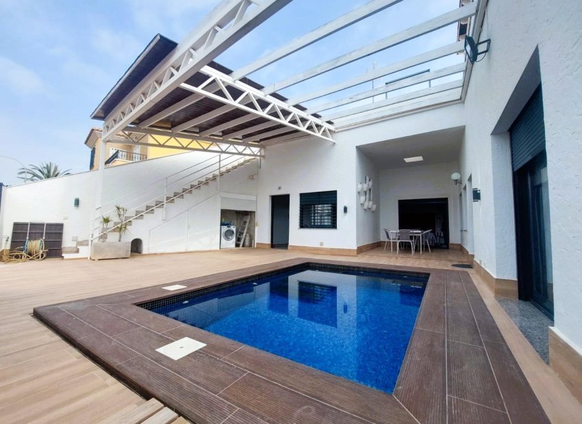 Resale - Villa * - Pilar de la Horadada * - Torre de la Horadada *