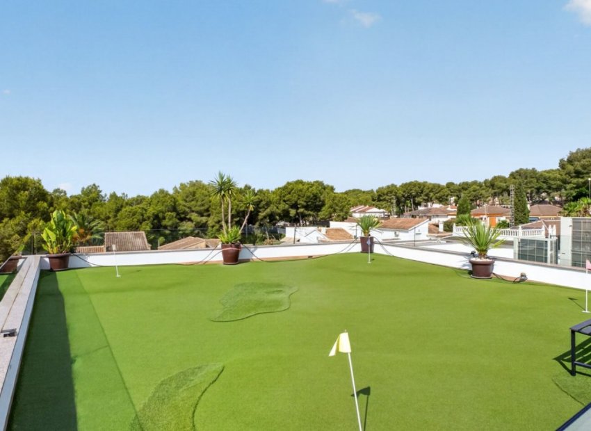Resale - Villa * - Pinar de Campoverde