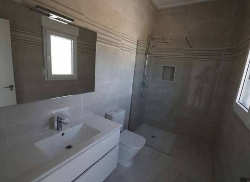 Resale - Villa * - Pinoso *