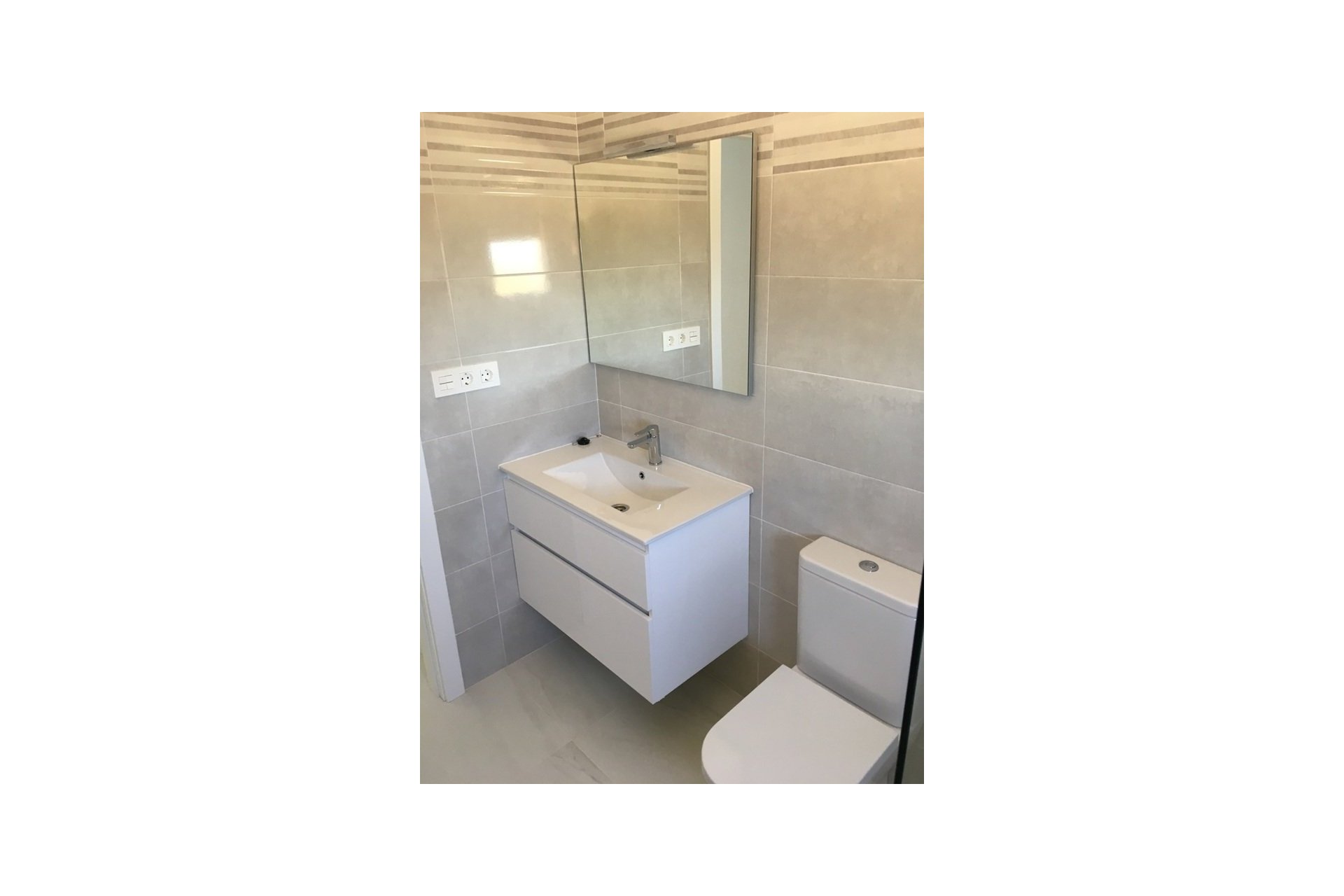 Resale - Villa * - Pinoso *