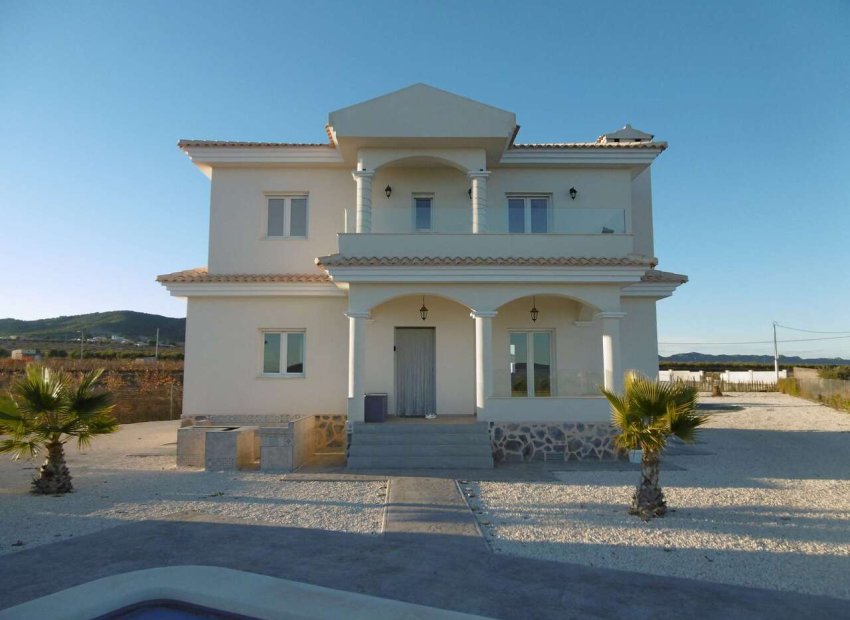 Resale - Villa * - Pinoso *