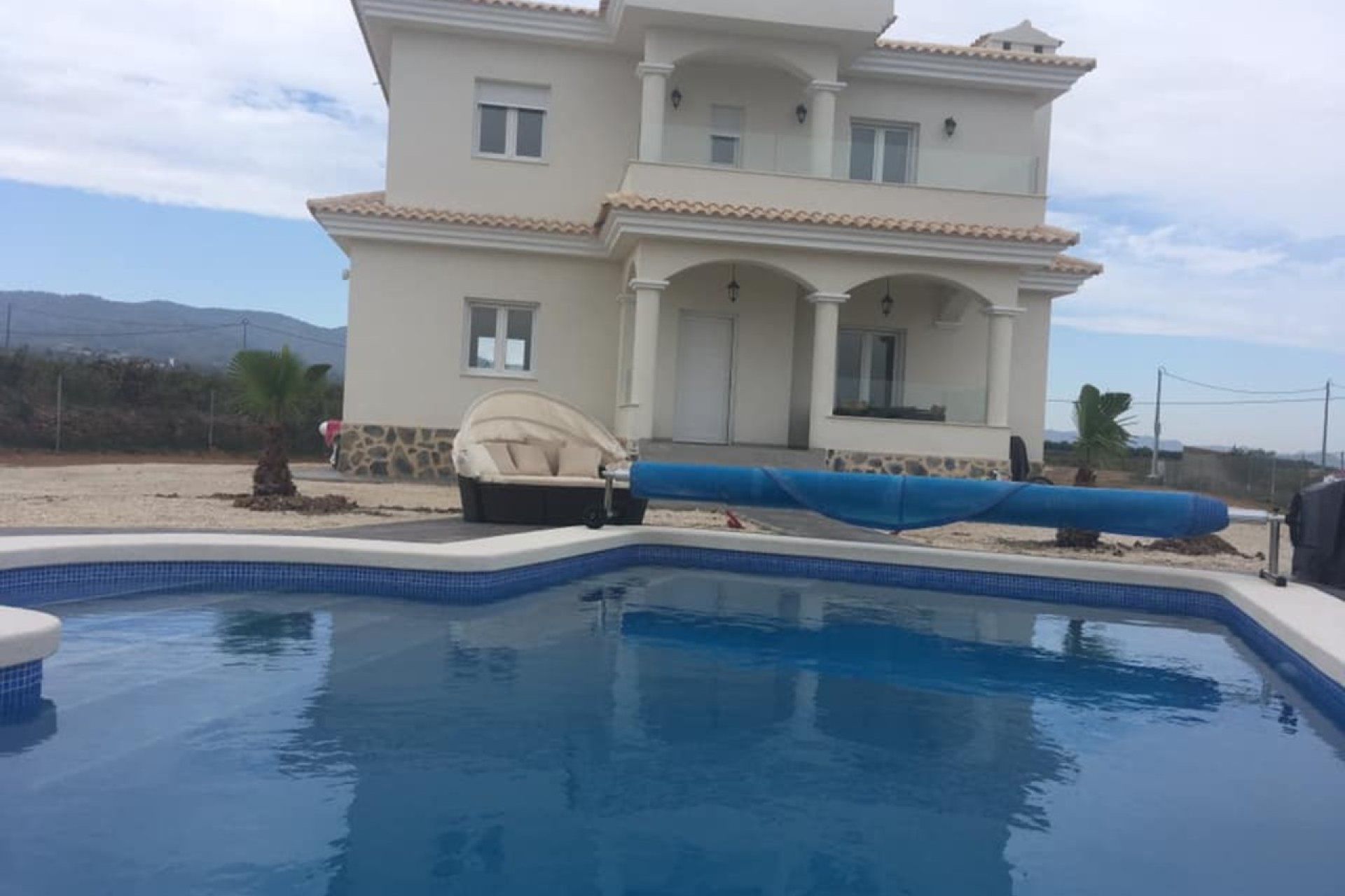 Resale - Villa * - Pinoso *