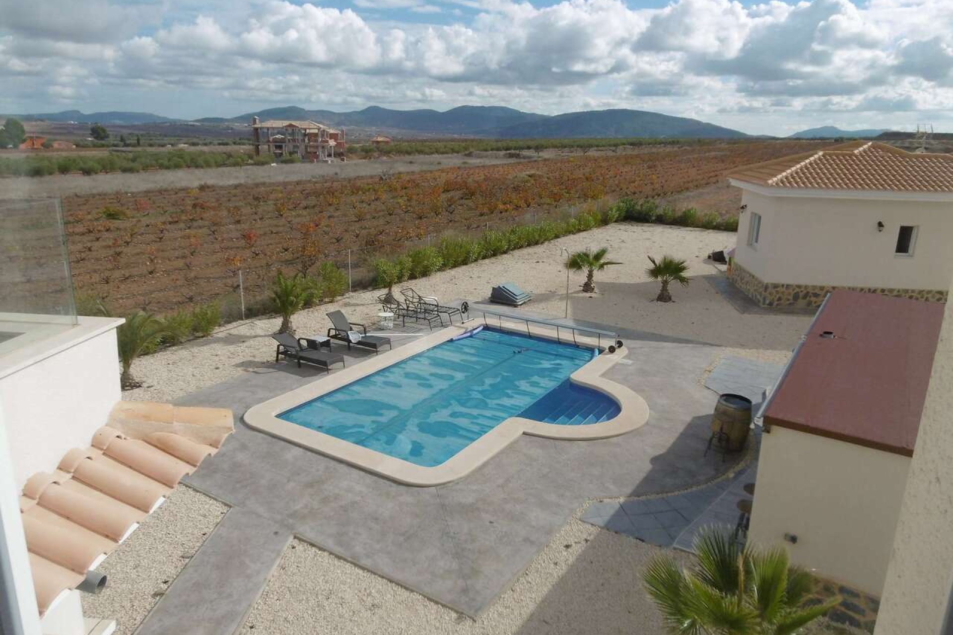 Resale - Villa * - Pinoso *